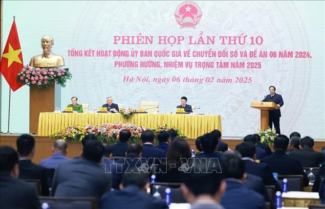 Thủ tướng: Chuyển đổi số đã đến từng cấp, từng ngành, từng nhà, từng người