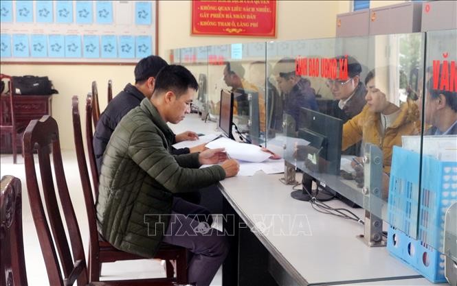 Trả lời bạn đọc: Những chế độ với cán bộ, công chức khi giải thể đơn vị hành chính cấp huyện