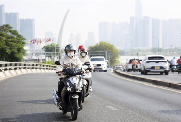 Miền Đông Nam Bộ tiếp tục nắng nóng, có nơi trên 36 độ C