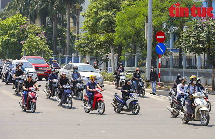 Nắng nóng diện rộng, nhiều nơi trên 38 độ C