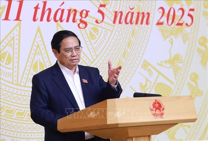 Thủ tướng: Mỗi căn nhà là “một món quà”, “một mái ấm”, thể hiện trách nhiệm, tình thương, tình dân tộc, nghĩa đồng bào, sự sẻ chia của cả cộng đồng