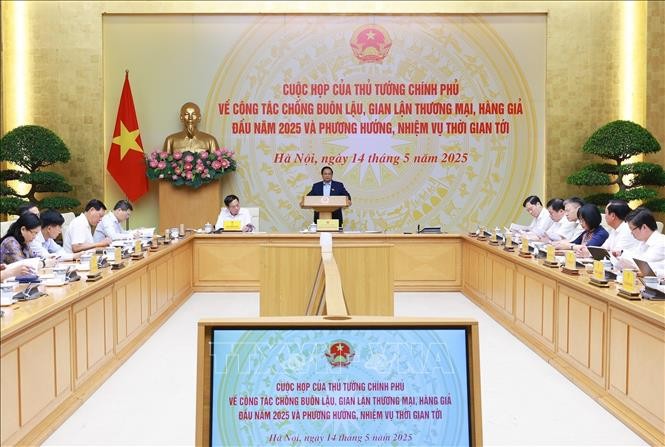 Thủ tướng: Truy quét, ngăn chặn, đẩy lùi buôn lậu, gian lận thương mại, sản xuất lưu thông hàng giả, hàng hóa không rõ nguồn xuất xứ