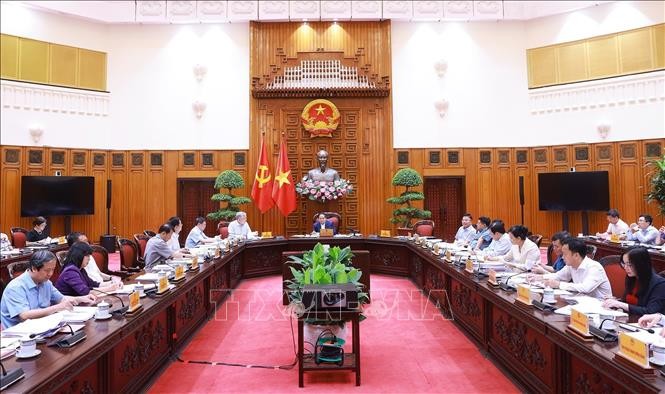 Thủ tướng: Tìm ra điểm đột phá cho công tác chăm sóc sức khoẻ nhân dân, phát triển nhân lực chất lượng cao và nhân tài công nghệ