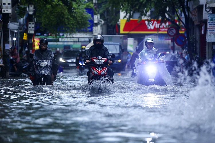 Mưa lớn diện rộng, nguy cơ lũ quét, sạt lở đất và ngập úng nhiều khu vực