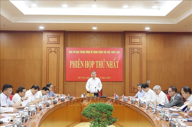Tổng Bí thư Tô Lâm: Rà soát, tháo gỡ “điểm nghẽn” do quy định pháp luật mở đường cho kiến tạo phát triển