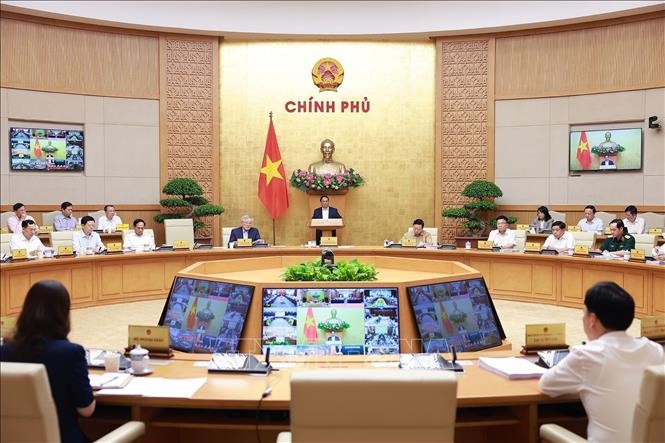 Thủ tướng:  Ổn định bộ máy chính quyền các cấp, tập trung các giải pháp đạt tăng trưởng 8% trở lên trong năm 2025