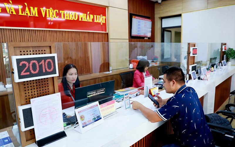 Sớm ban hành tiêu chuẩn chuyển đổi số khi giải quyết thủ tục hành chính trực tuyến