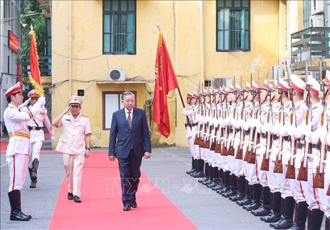 Tổng Bí thư yêu cầu đổi mới mạnh mẽ tư duy, cách thức, hướng triển khai bảo vệ an ninh chính trị nội bộ