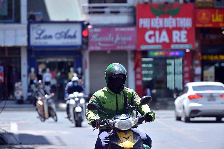 Nắng nóng tiếp diễn ở miền Trung, Bắc Bộ sắp có mưa lớn