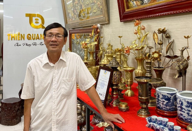 Nghệ nhân Văn Chiến - người truyền lửa cho lò đúc đồng Nam Định
