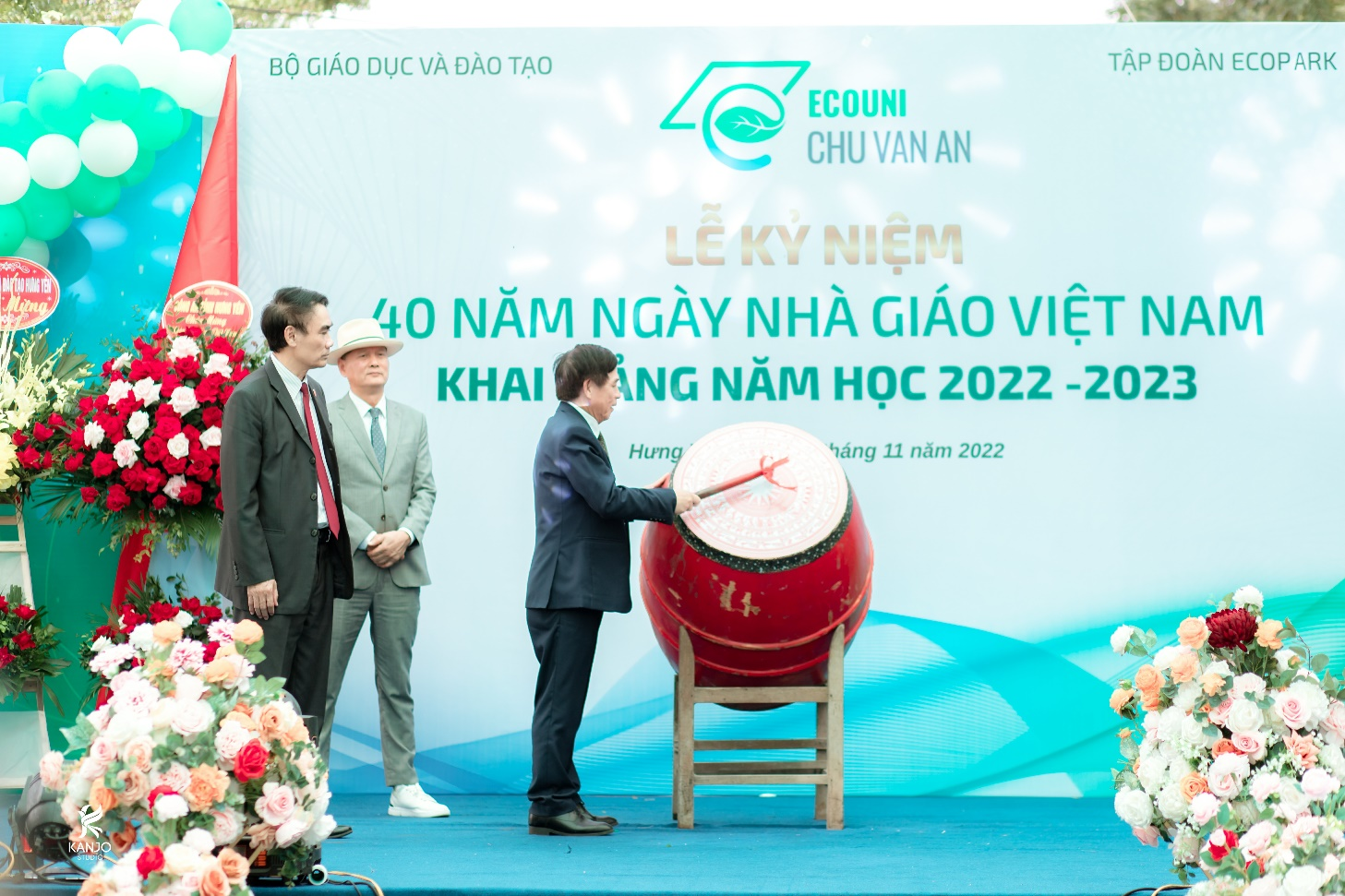 Hiệu trưởng Hoàng Thế Liên Trường Đại học Chu Văn An phát biểu tại Lễ khai giảng năm học mới 