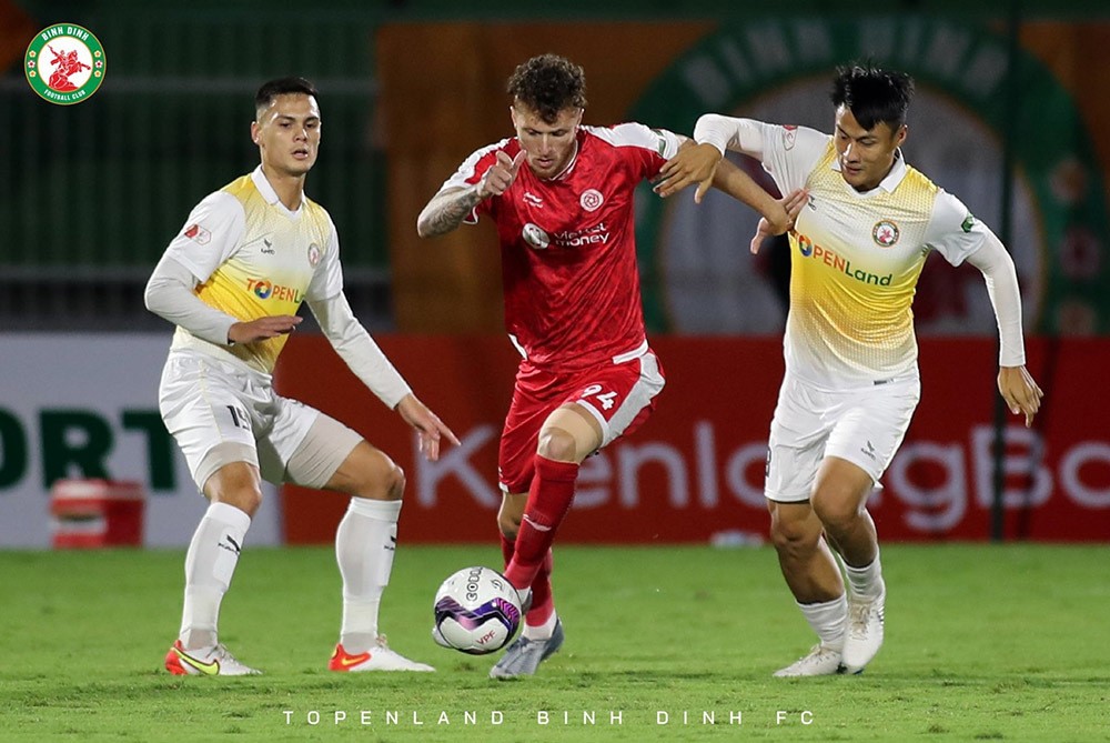 Vòng 1 V-League: Khổ sở vì Covid-19, chủ đãi khách