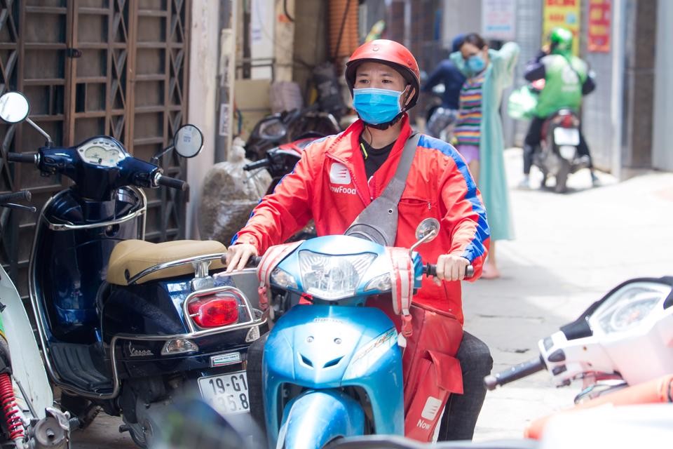 Shipper lao đao vì giá xăng liên tục tăng