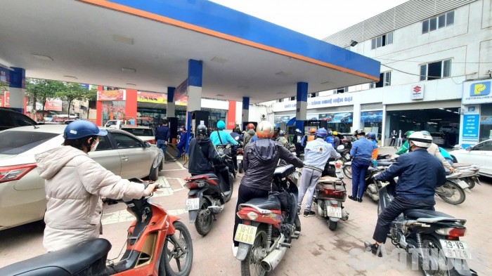 Giá xăng dầu hôm nay 28/3: Giảm mạnh