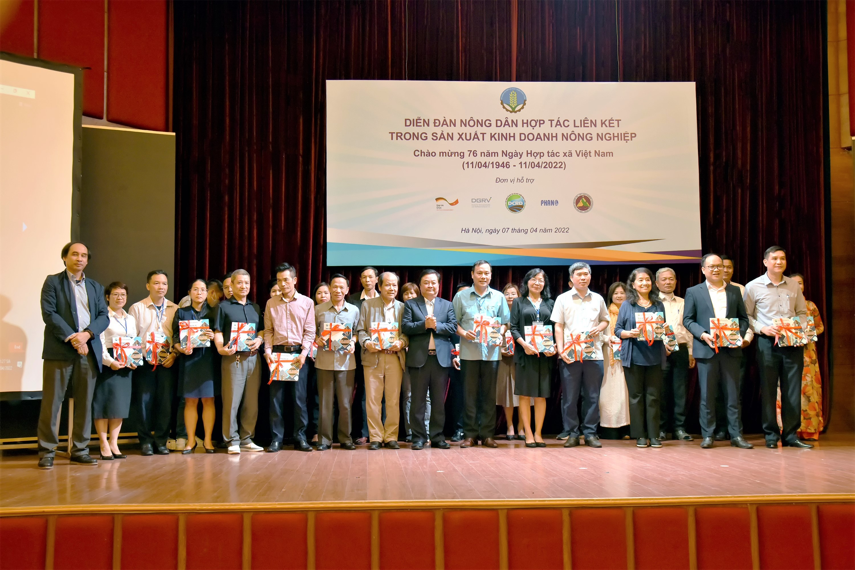 Diễn đàn nông dân hợp tác liên kết trong sản xuất kinh doanh nông nghiệp: Chào mừng 76 năm ngày hợp tác xã Việt Nam