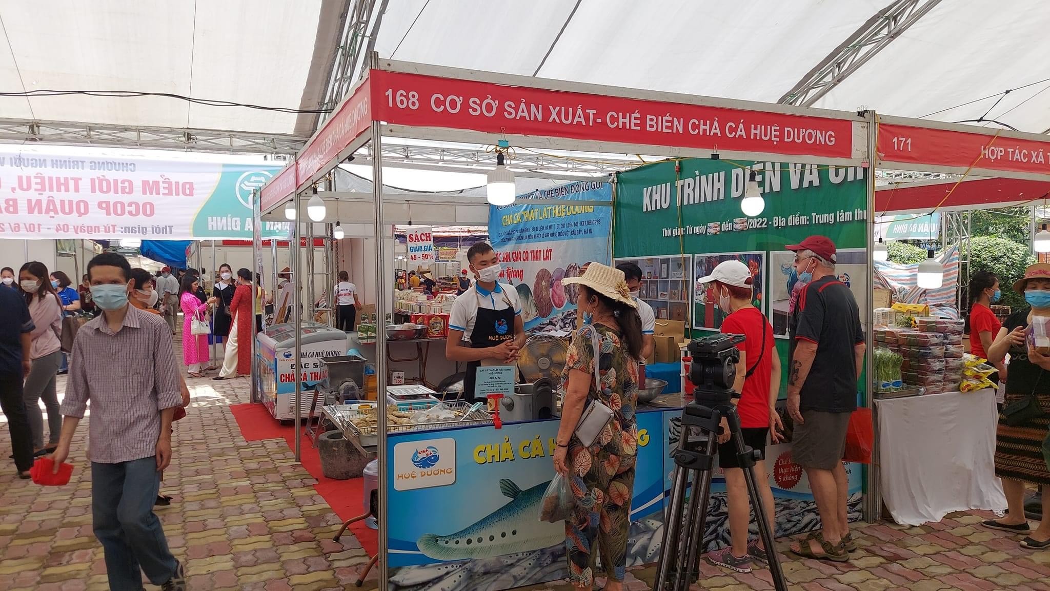 Chả cá thát lát Huệ Dương tham dự  Hội chợ hàng Việt quận Ba Đình năm 2022