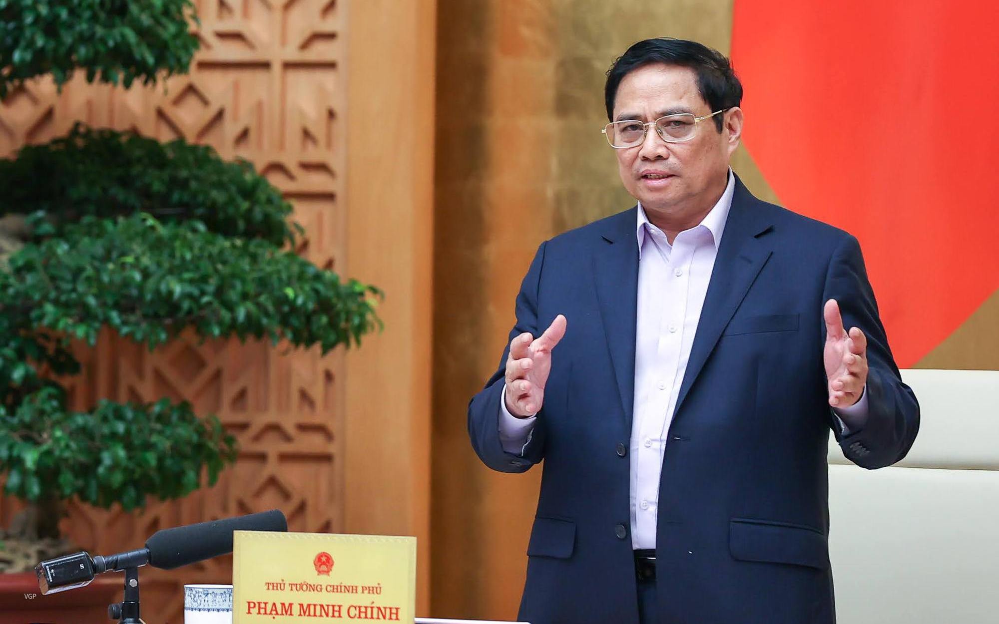 Nghiên cứu sửa quy định về tiêm vaccine, quyết liệt thúc đẩy đầu tư công, phục hồi và phát triển KTXH