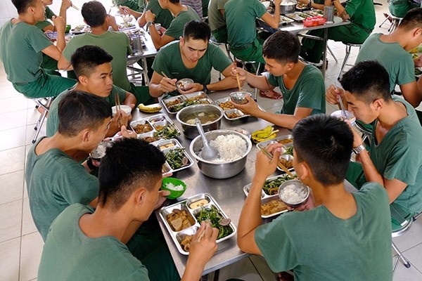 Để bộ đội ăn ngon, ăn hết tiêu chuẩn