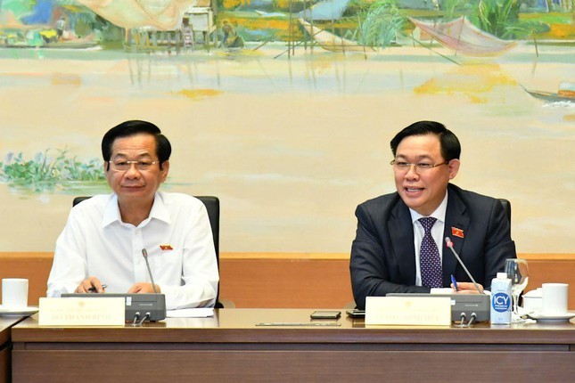 Chủ tịch Quốc hội: Không được đụng đến nguồn cải cách tiền lương để làm đường cao tốc
