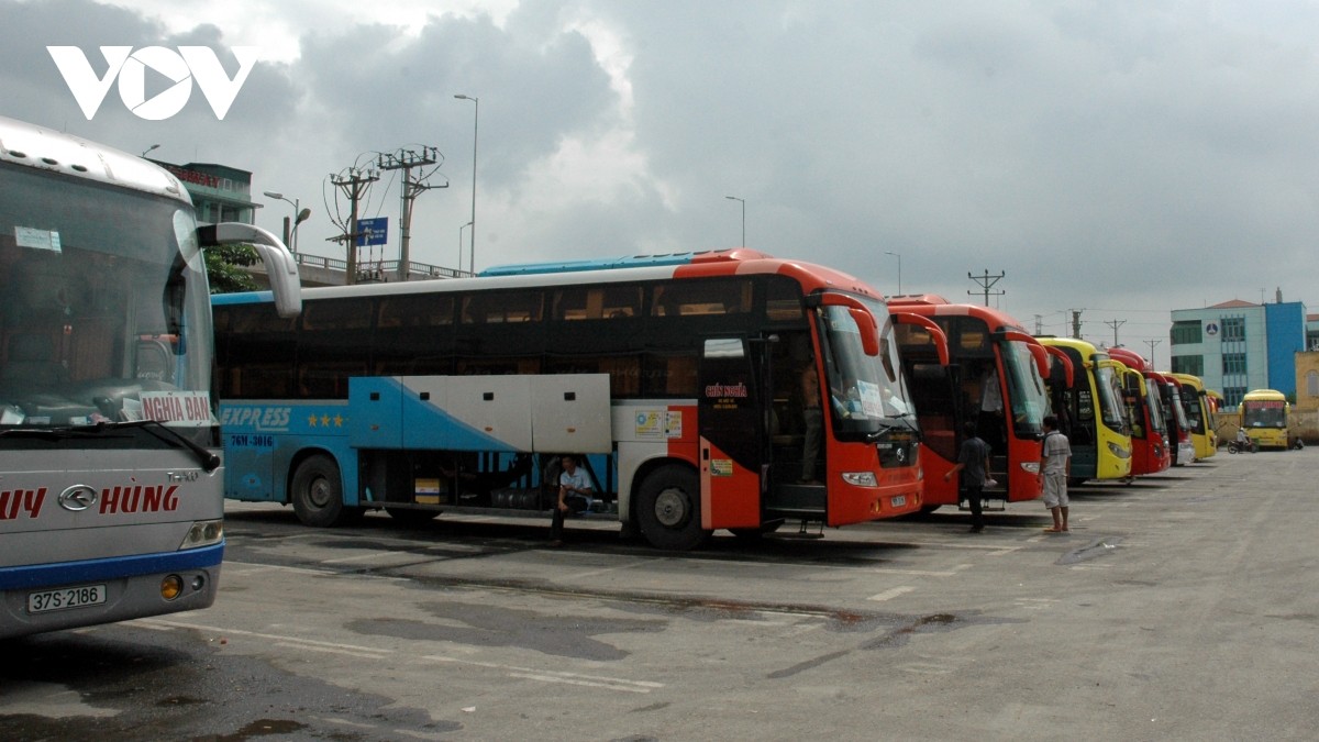 Giá xăng dầu tăng liên tục khiến nhiều người kinh doanh dịch vụ điêu đứng