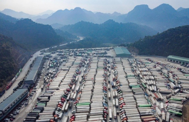 Truyền thông nên chấm dứt coi thương lái Trung Quốc như tội đồ