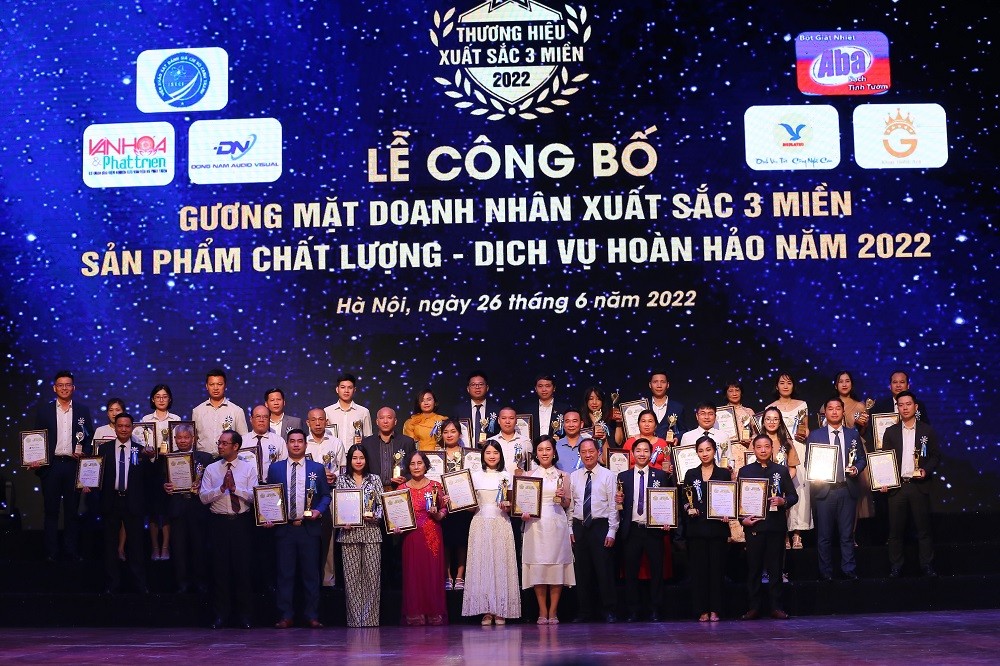 Tôn vinh thương hiệu xuất sắc ba miền năm 2022