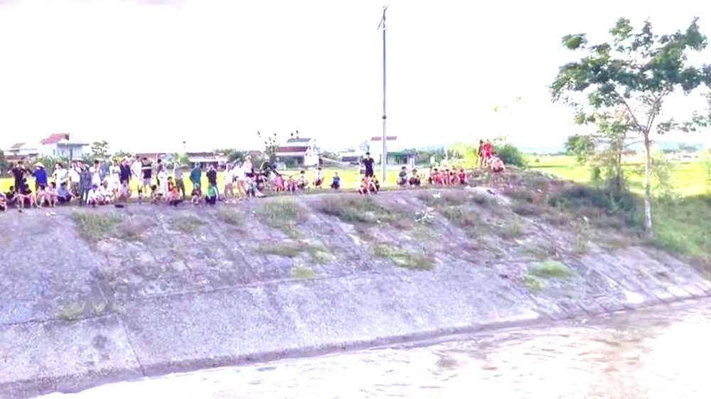 Đi tắm mát, 2 học sinh đuối nước thương tâm