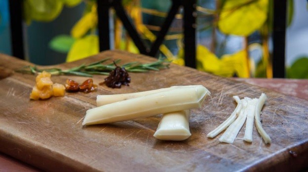 CNN ca ngợi: Một vùng núi ở Việt Nam sản xuất ra những loại phô mai hàng đầu châu Á