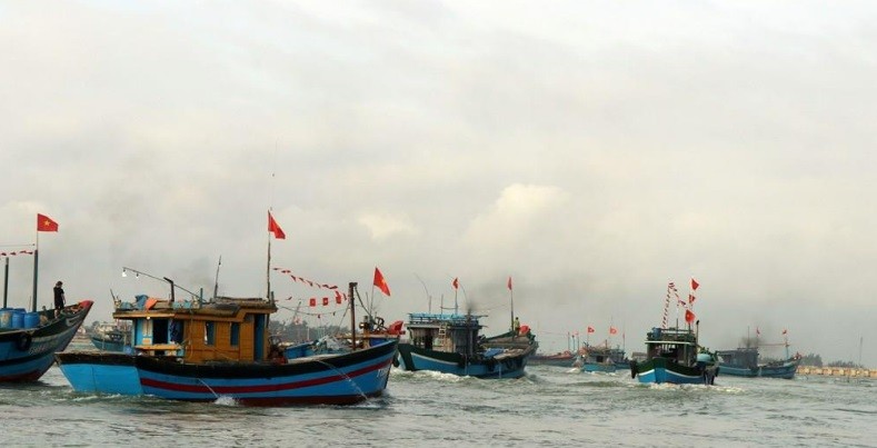 Giá nhiên liệu giảm - Lực đẩy để ngư dân ra khơi bám biển dài ngày