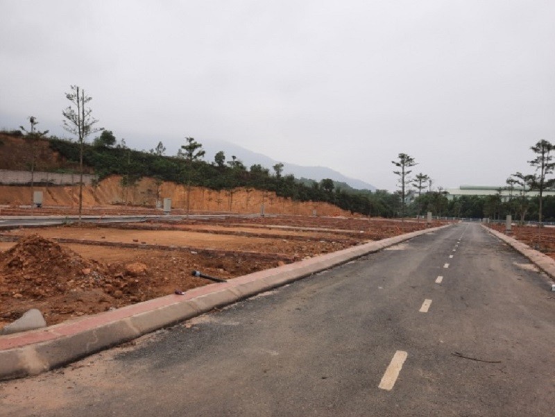 Thị trường nhà đất sau "bão": Nhiều nhà đầu tư mắc kẹt