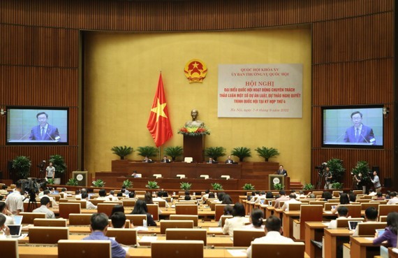 Khai mạc hội nghị đại biểu Quốc hội chuyên trách thảo luận 6 dự án luật