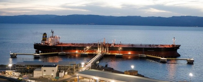 Giá xăng dầu hôm nay (14-9): Trái chiều