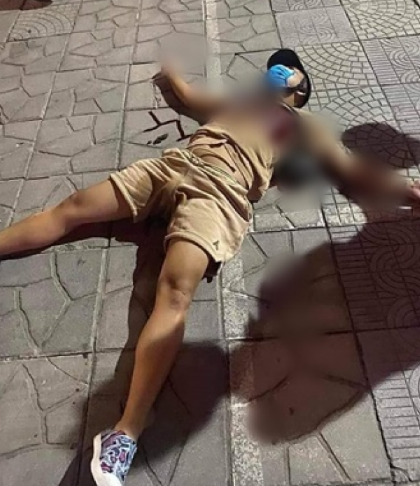 Nam nạn nhân bị đâm trên phố Láng Hạ đã tử vong, cô gái đi cùng được giải cứu