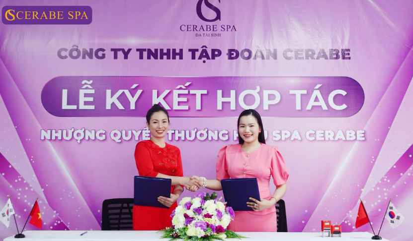 Giám đốc Hoàng Thị Kim Tuyến ký kết hợp tác mở Spa tại Hà Tĩnh