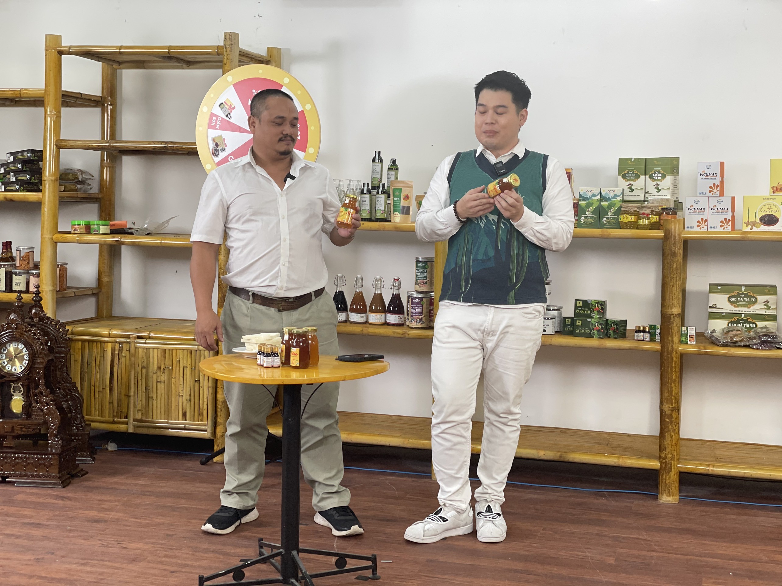 Giới thiệu sản phẩm OCOP trên nền tảng TikTok bằng hình thức livestream