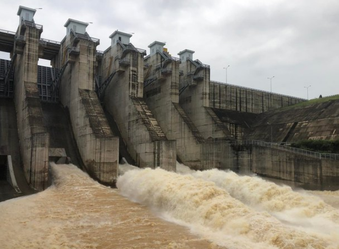 Thừa Thiên - Huế tức tốc nâng mức xả lũ thủy điện lên tối đa 1.000 m3/s lúc nửa đêm