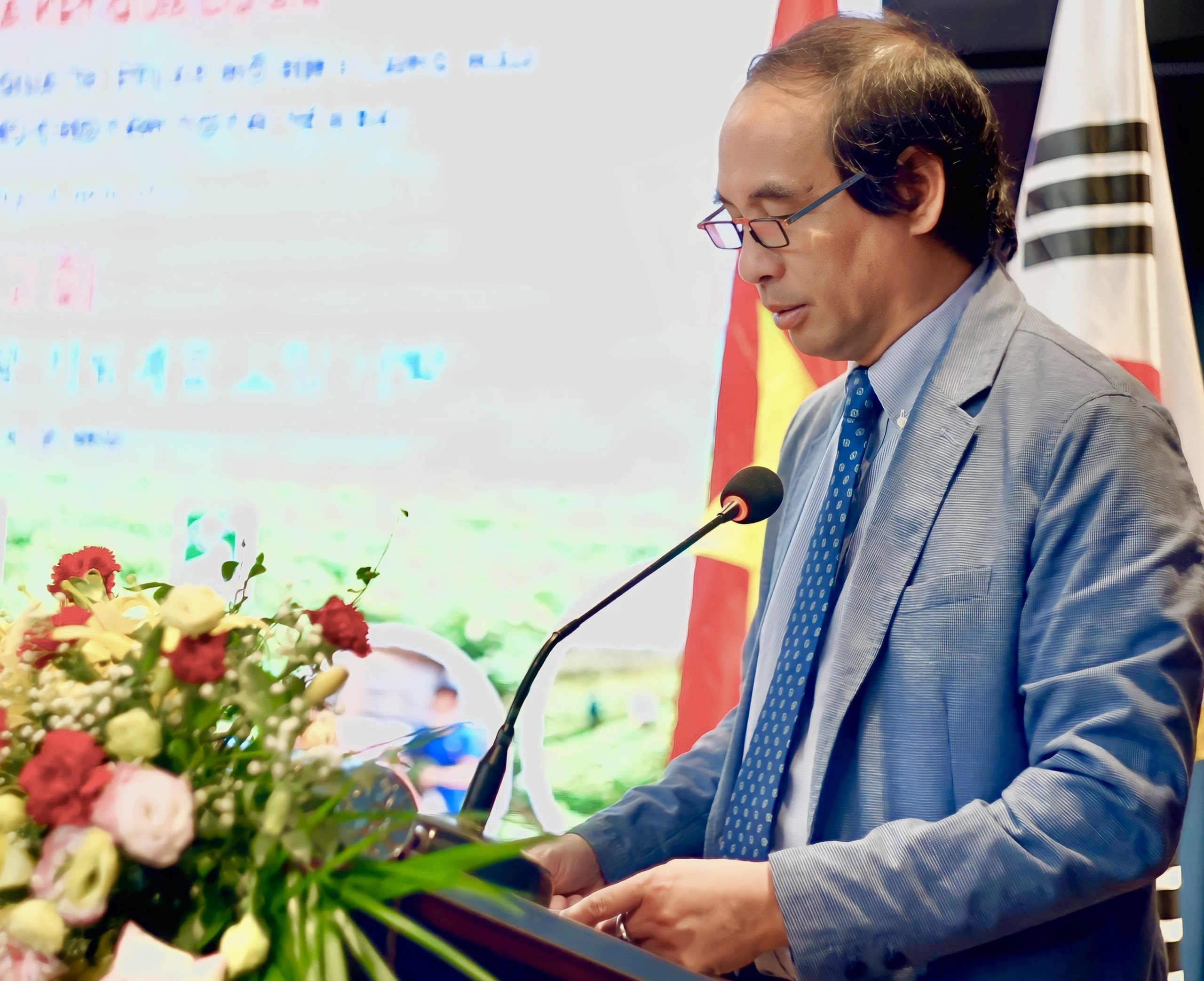 Hội nghị đánh giá kết quả dự án "Phát triển nông thôn mới thông qua thiết lập mô hình làng mẫu để nâng cao giá trị gia tăng cho tằm tơ tại Yên Bái"