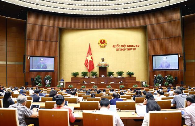 Quốc hội thảo luận tại hội trường về tình hình KT-XH và ngân sách