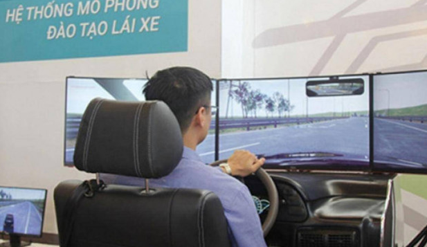 Từ năm 2023, người học lái xe bắt buộc phải luyện tập trên cabin ảo