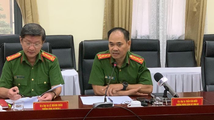 TPHCM: Bắt 13 người chuyên cắt ghép ảnh đồi trụy, gọi điện vu khống để đòi nợ