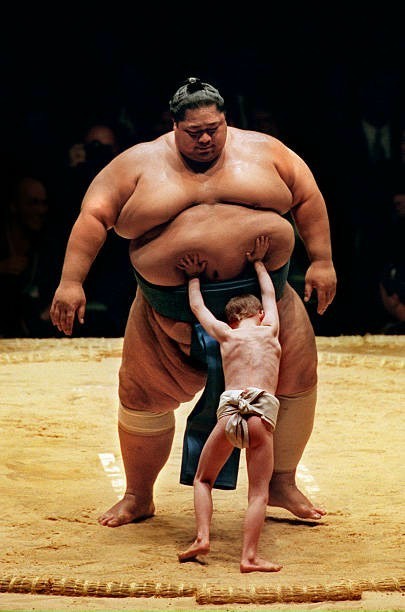 Lần đầu tiên có SUMO SHOW tại Việt Nam
