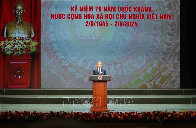 Tổng Bí thư, Chủ tịch nước Tô Lâm: Việt Nam đang ra sức phấn đấu bứt tốc, sớm về đích thực hiện thắng lợi Nghị quyết Đại hội XIII của Đảng