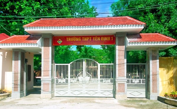 thpt-yen-dinh-1-1763020893.jpg