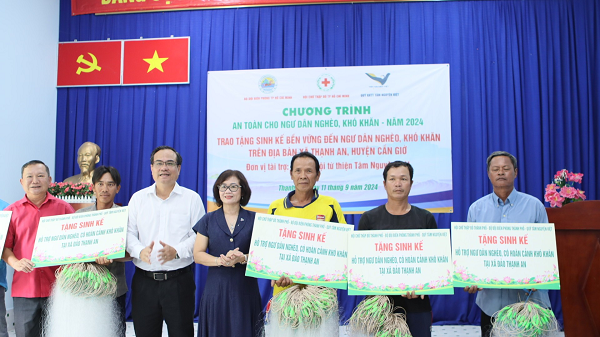 TP.HCM: 18 hộ dân thuộc diện khó khăn tại huyện đảo Cần Giờ được tài trợ sinh kế