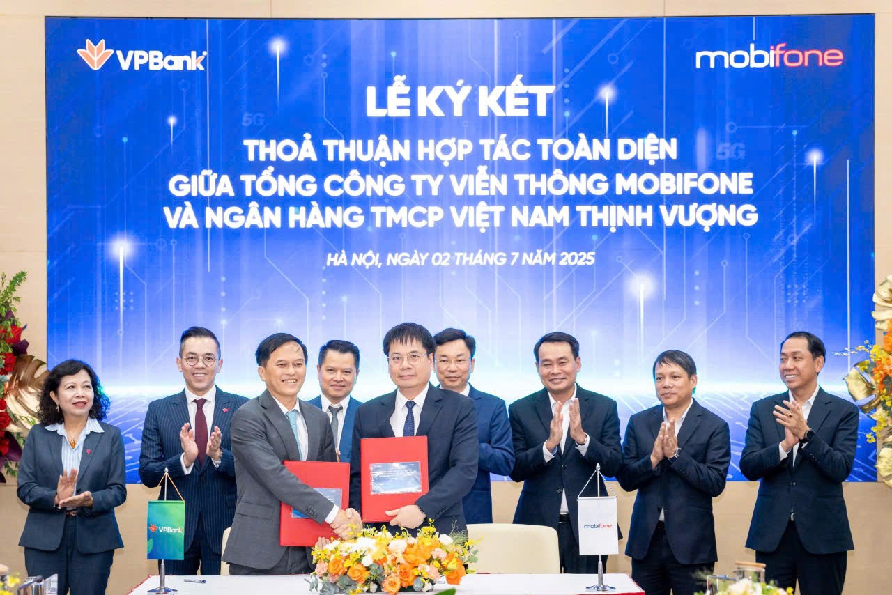 vpbank-va-mobifone-chinh-thuc-ky-ket-thoa-thuan-hop-tac-chien-luoc-toan-dien-1751450177.jpg