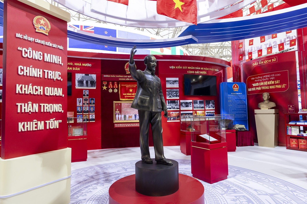 nha-trien-lam-kim-quy-viet-nam-hanh-trinh-den-ky-nguyen-moi-1756292165.JPG