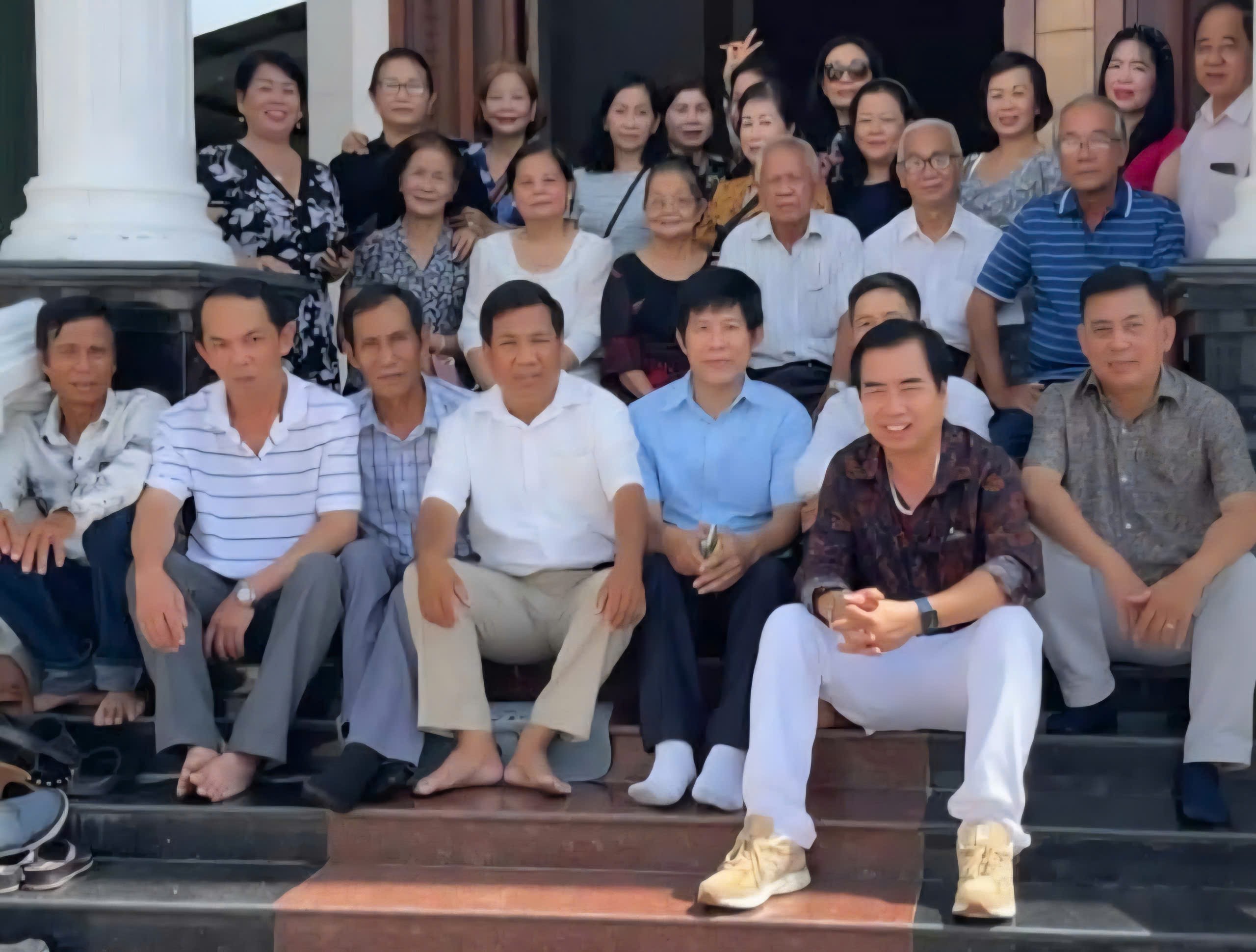 cuu-giao-vien-truong-ptth-binh-minh-1759714417.jpg