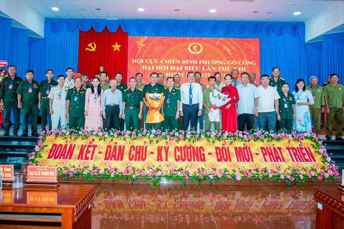 hoi-cuu-chien-binh-phuong-go-cong-anh-luu-niem-1760762009.jpg