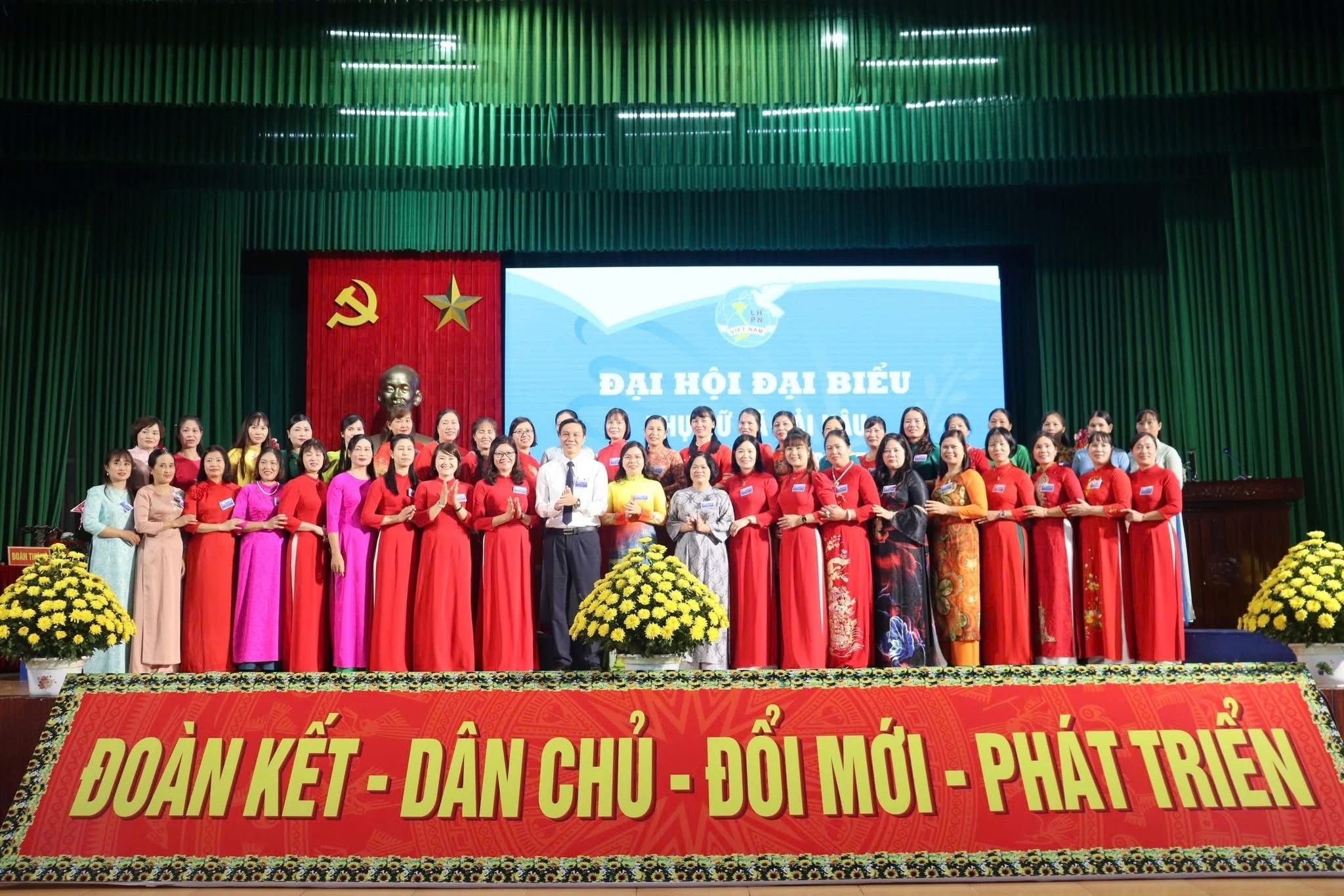 dai-hoi-dai-bieu-hoi-lien-hiep-phu-nu-xa-hai-hau-1761532757.jpg