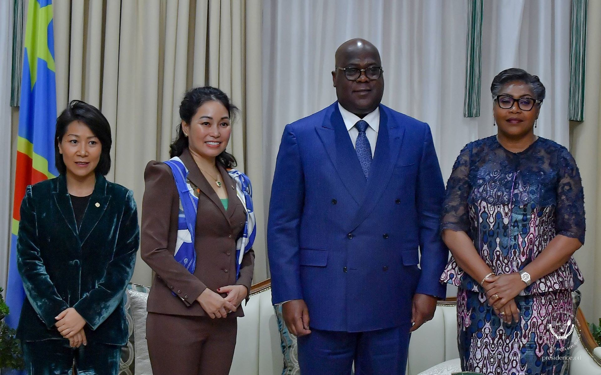 lanh-dao-congo-va-dai-dien-vingroup-1761621972.jpg